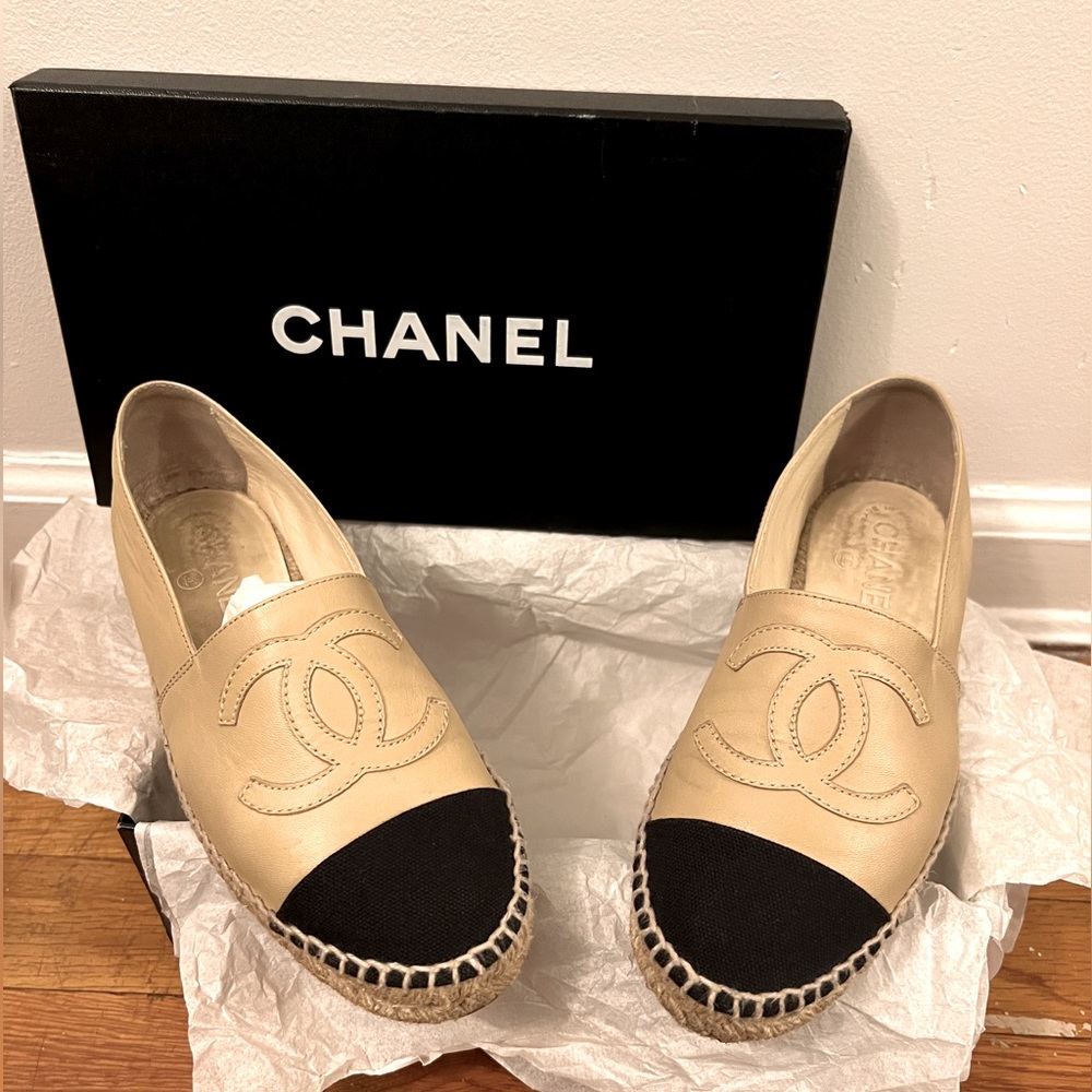 Authentic CHANEL Espadrilles Beige Fonce/Noir size36